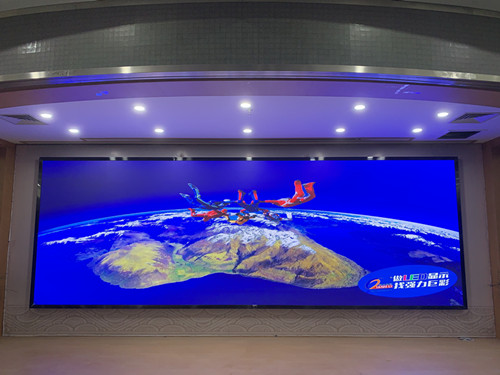 襄阳大型酒店和大型超市选择室内LED显示屏应该注意事项如下
